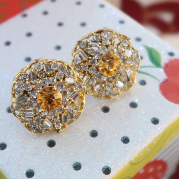 women crystal studs formal and party wear - Picture 2 of 4